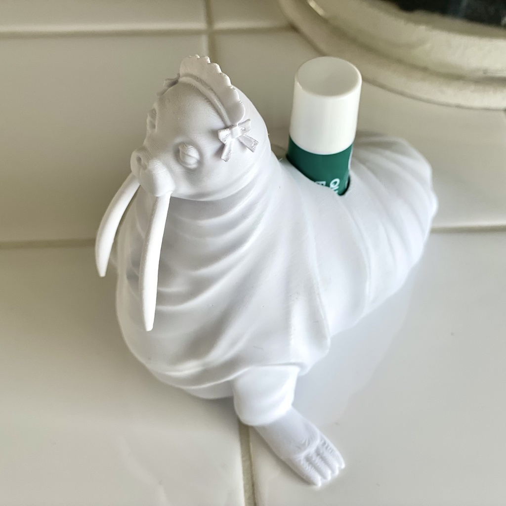 ヘッドドレスをつけたセイウチのマルチスタンド|3Dプリントデータ(STL)