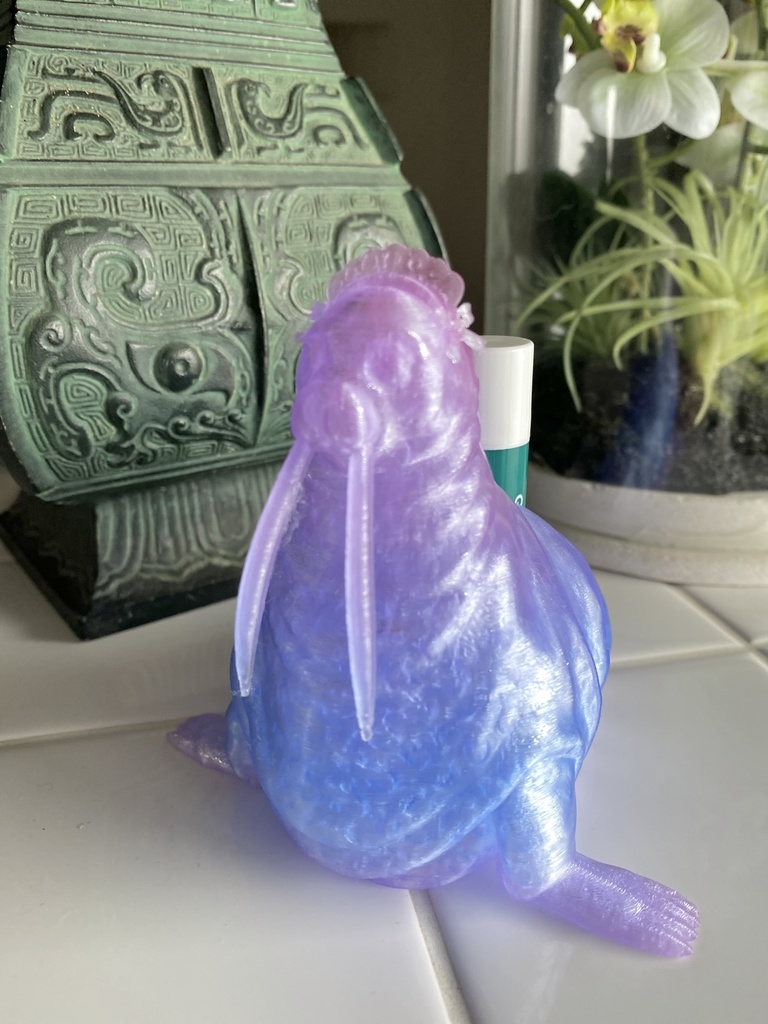 ヘッドドレスをつけたセイウチのマルチスタンド|3Dプリントデータ(STL)