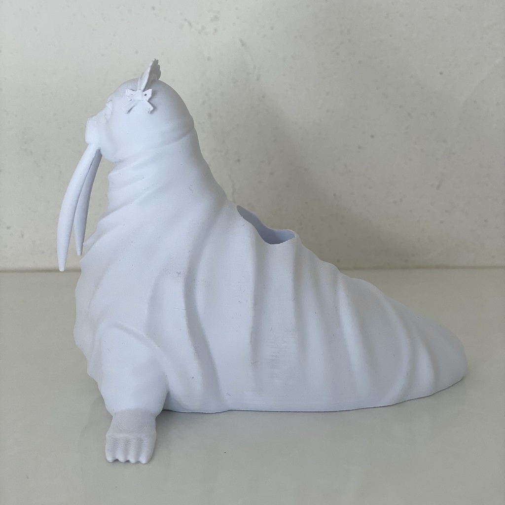 ヘッドドレスをつけたセイウチのマルチスタンド|3Dプリントデータ(STL)