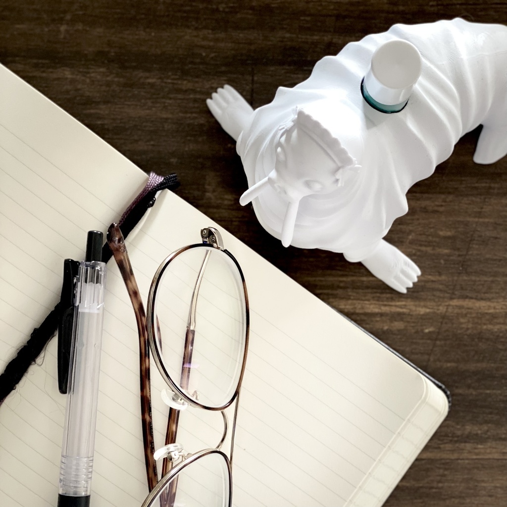 ヘッドドレスをつけたセイウチのマルチスタンド|3Dプリントデータ(STL)