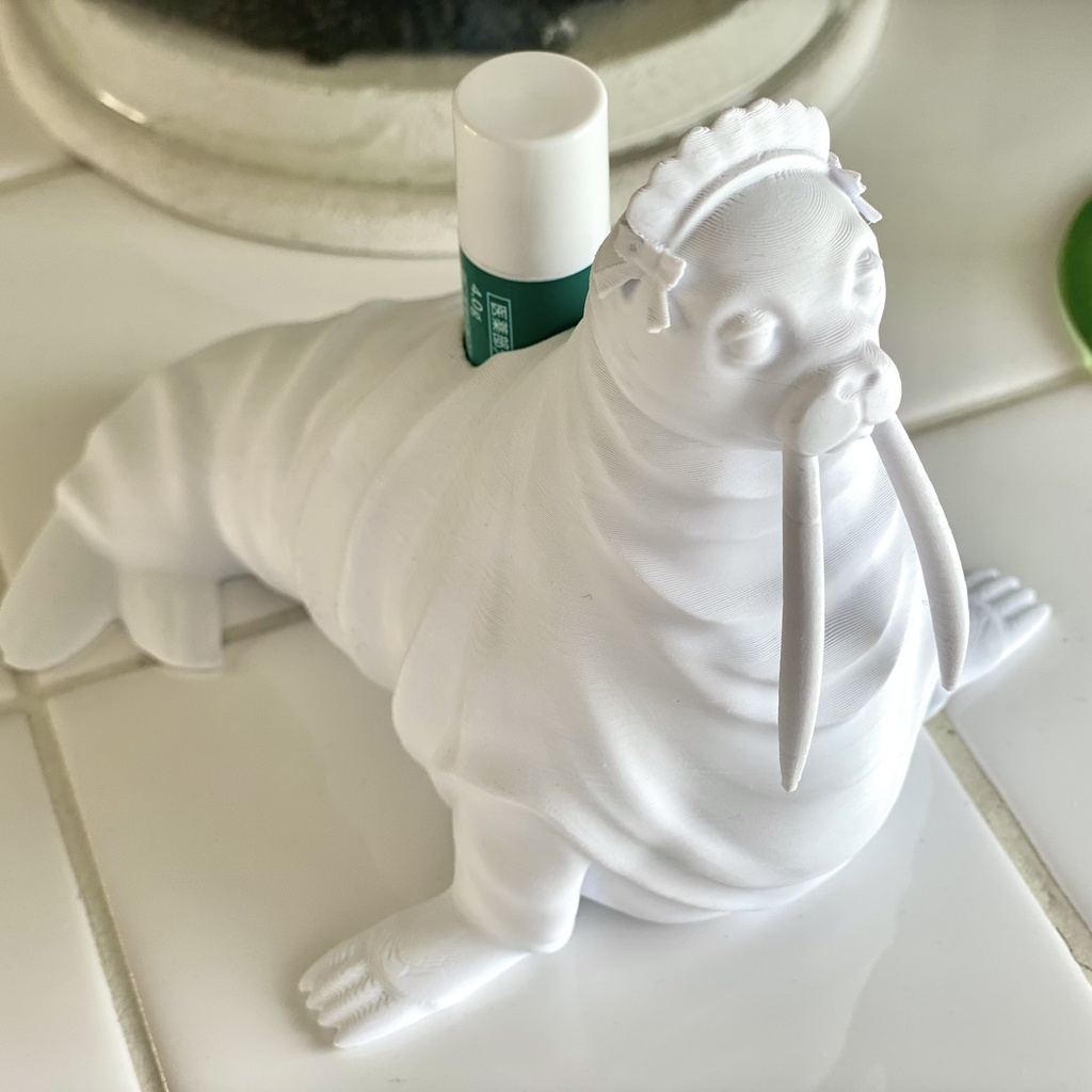 ヘッドドレスをつけたセイウチのマルチスタンド|3Dプリントデータ(STL)