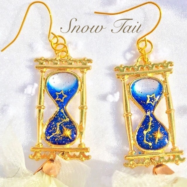 ハンドメイド:夜空の砂時計とチュールタッセルのピアス
