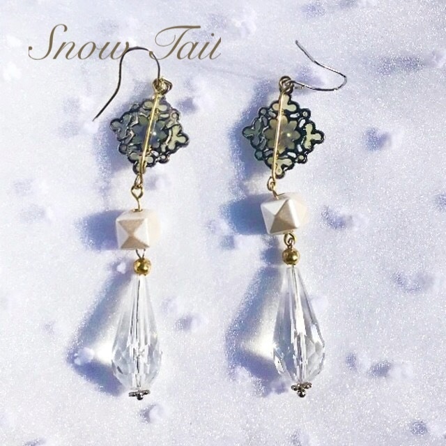 ハンドメイド:ゆらゆらブルーシルバーピアス