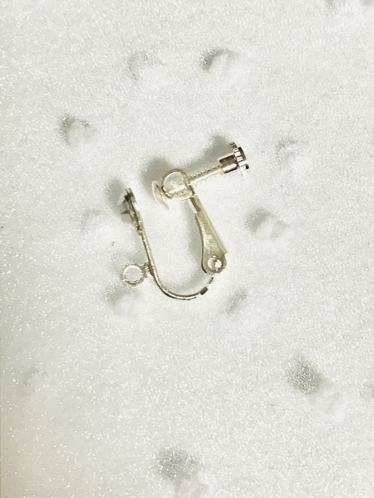 ハンドメイド:ゆらゆらブルーシルバーピアス