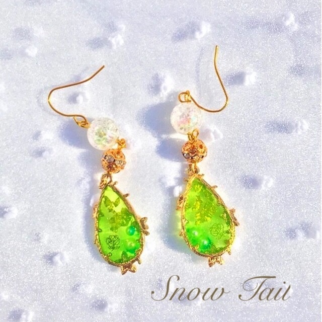 ハンドメイド:ゴールドリースの若草ピアス