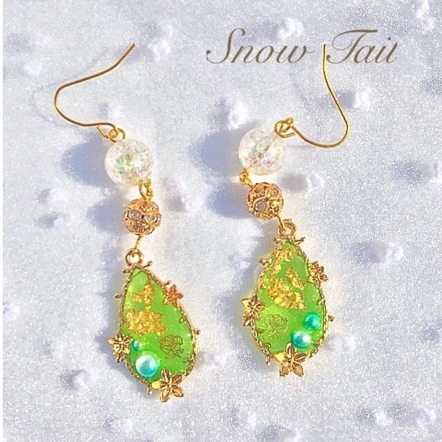 ハンドメイド:ゴールドリースの若草ピアス