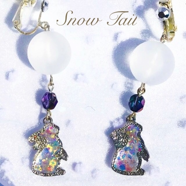 ハンドメイド:うさぎのイヤリング (ホログラム)