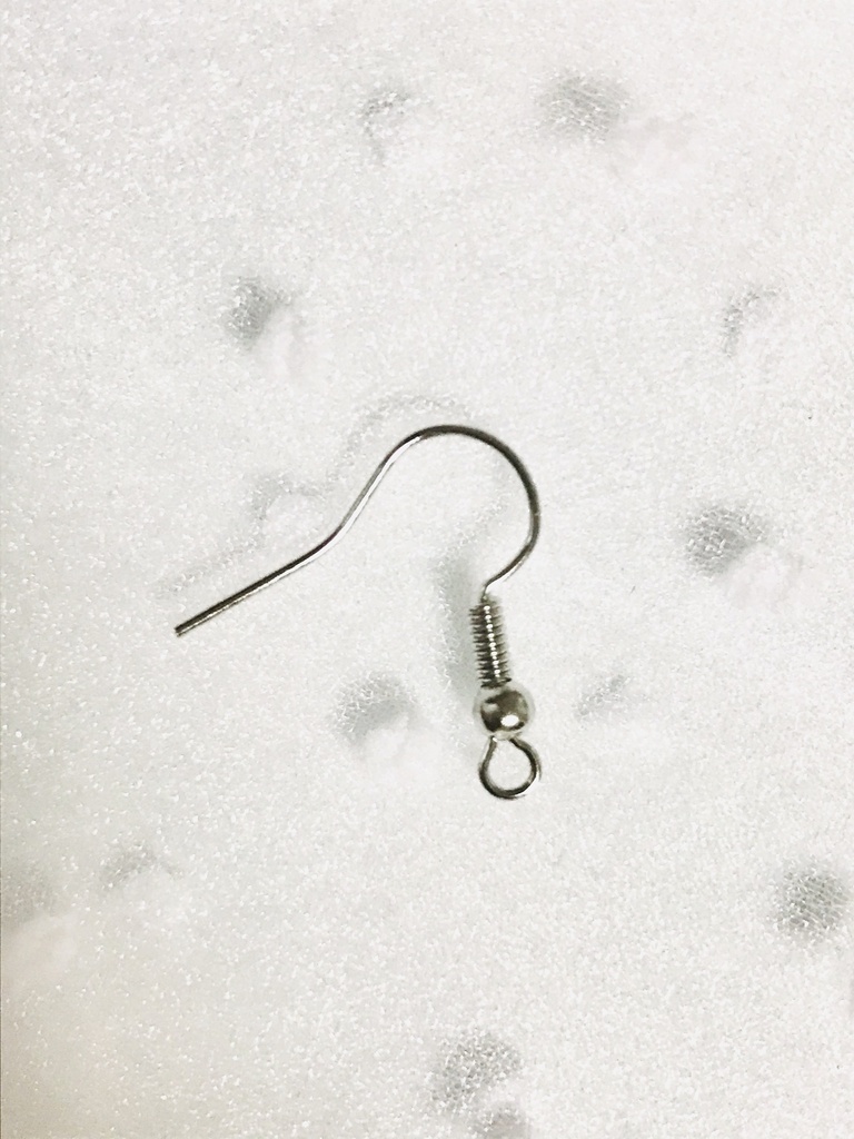 ハンドメイド:うさぎのイヤリング (ホログラム)