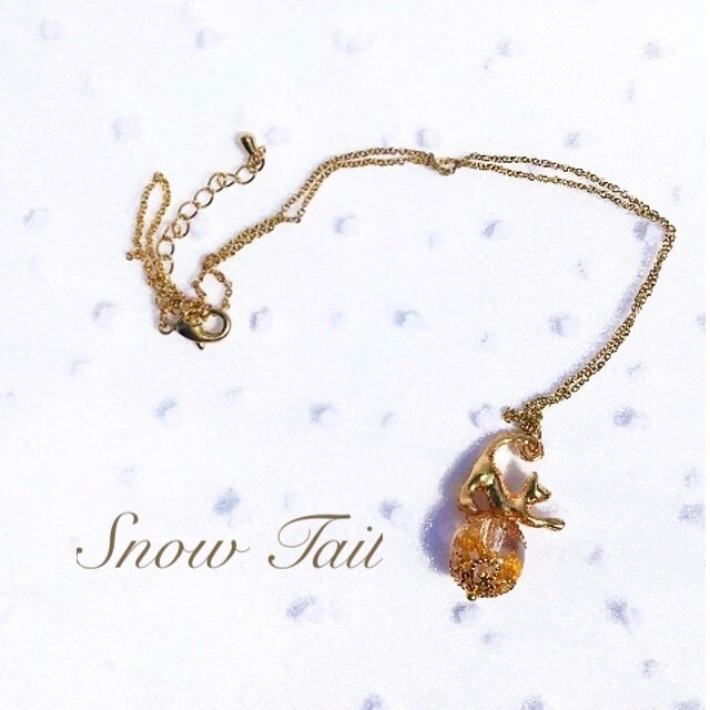 ハンドメイド:猫の玉乗りネックレス