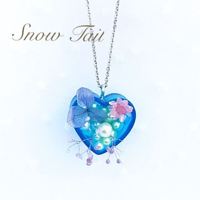 ハンドメイド:クリアハートのチャーム(青)