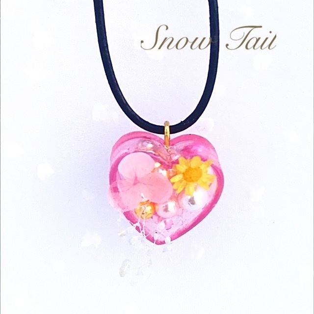 ハンドメイド:クリアハートのチャーム(桃色)