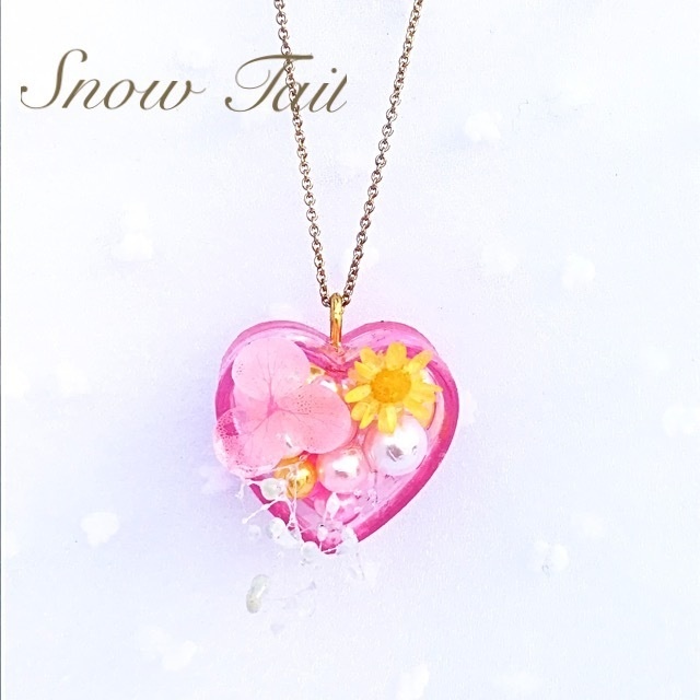 ハンドメイド:クリアハートのチャーム(桃色)