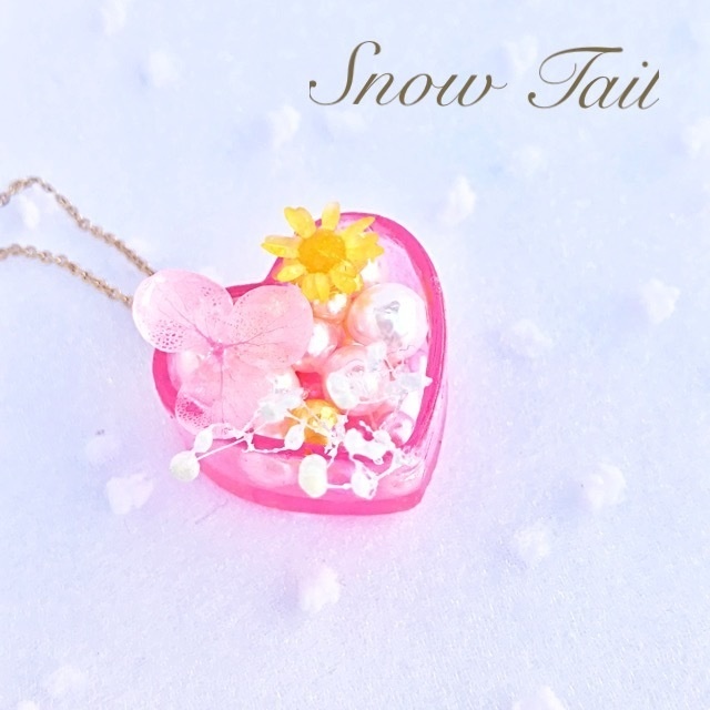 ハンドメイド:クリアハートのチャーム(桃色)