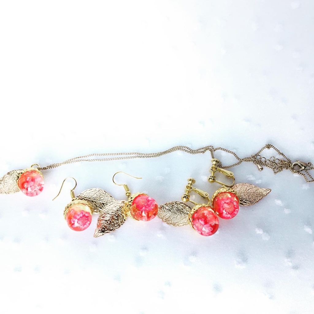 【SALE】ハンドメイド:どんぐりのネックレス