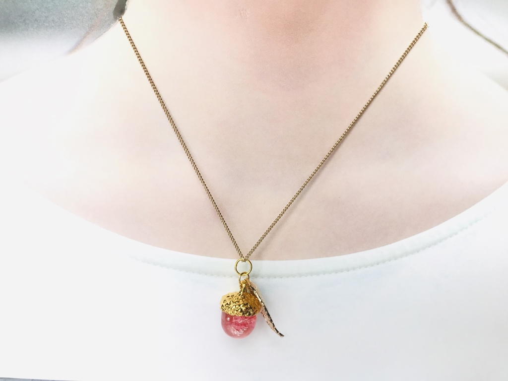 【SALE】ハンドメイド:どんぐりのネックレス