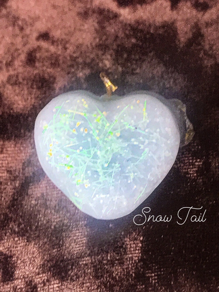 【SALE】ハンドメイド:ハートの冬空チャーム