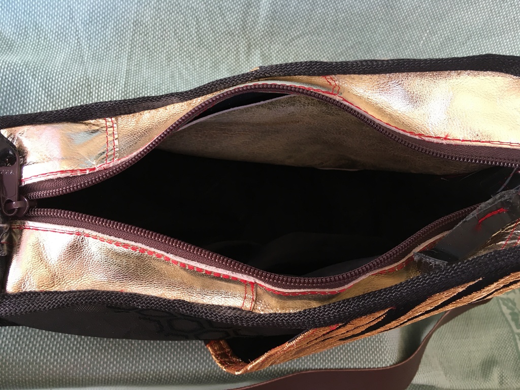 黒菊帯雫バッグ