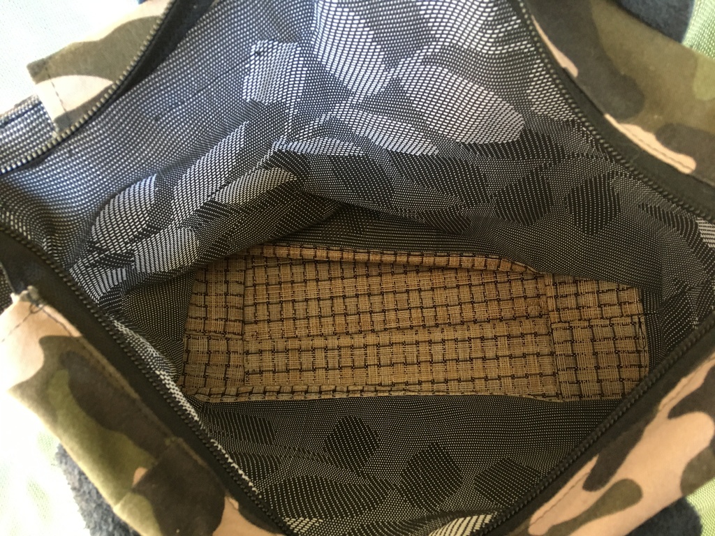 迷彩リメイクトートバッグ