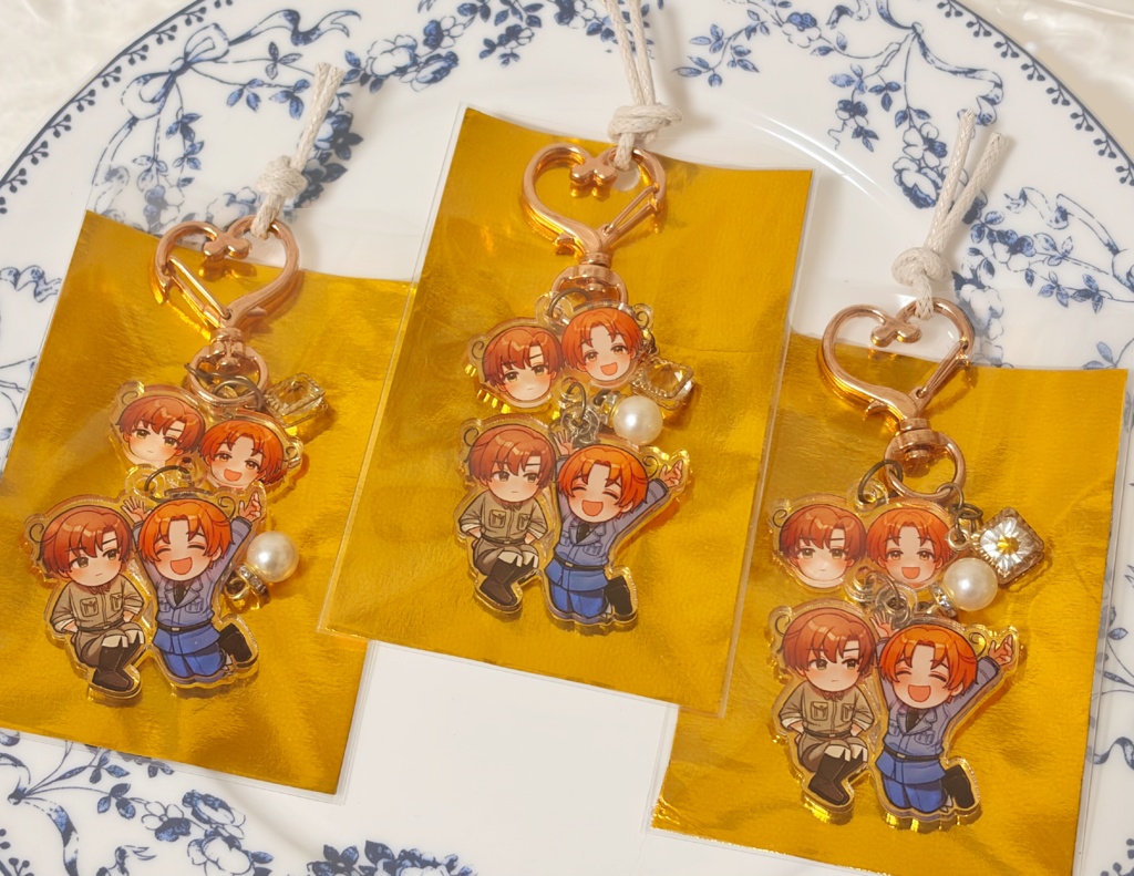 くるん兄弟と極東のアクリルキーホルダー