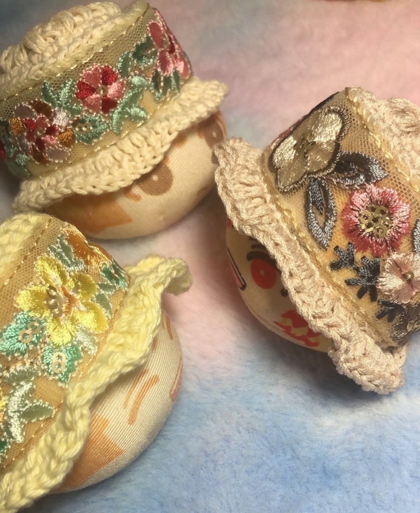 まわりが刺繍の帽子𖤐 ̖́-