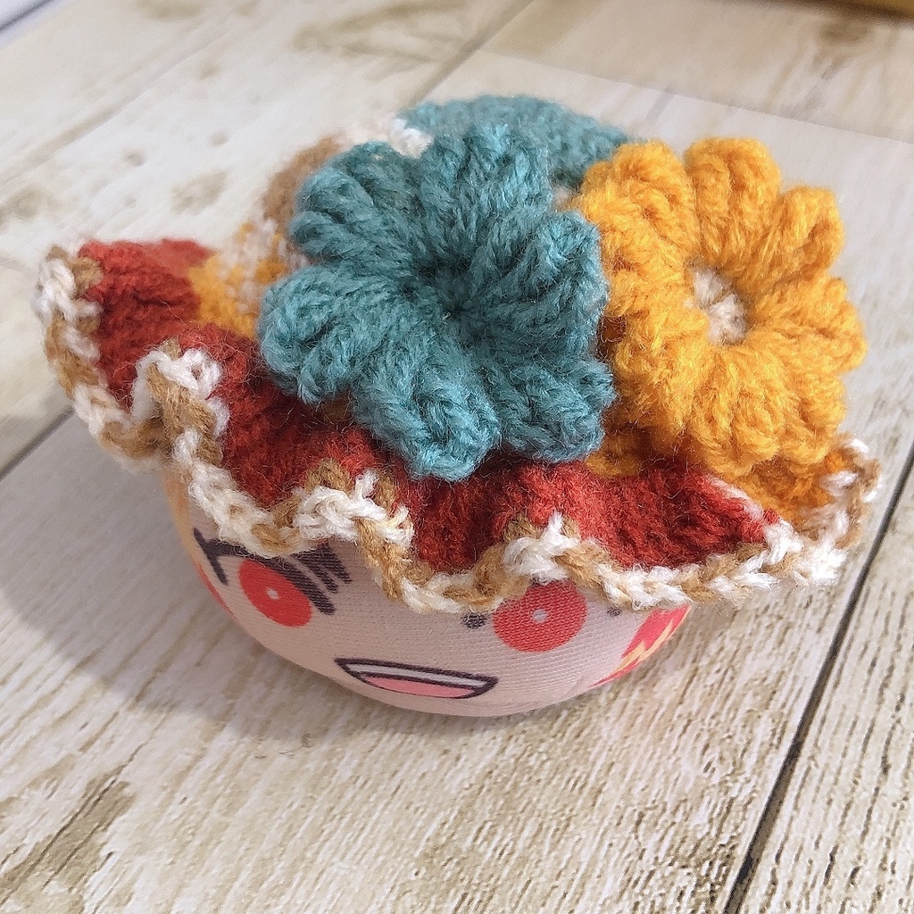 ぷっくりお花のフリル帽子