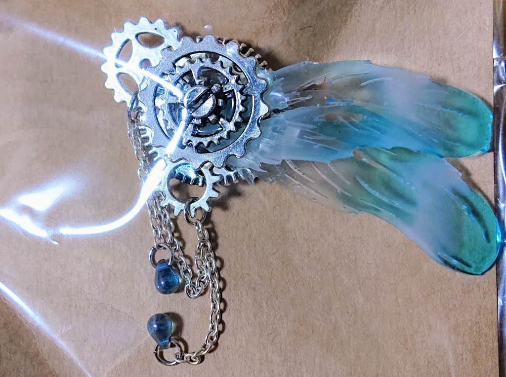 傭兵白鷹イメージブローチ