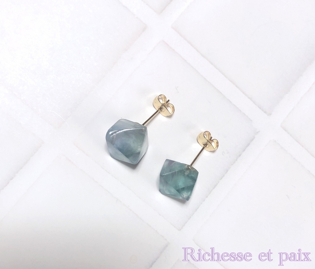 《セット》フローライトのスタッドピアス/グリーン系【即納】