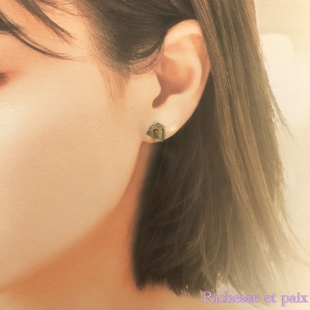 《セット》フローライトのスタッドピアス/ライトグリーン系【即納】