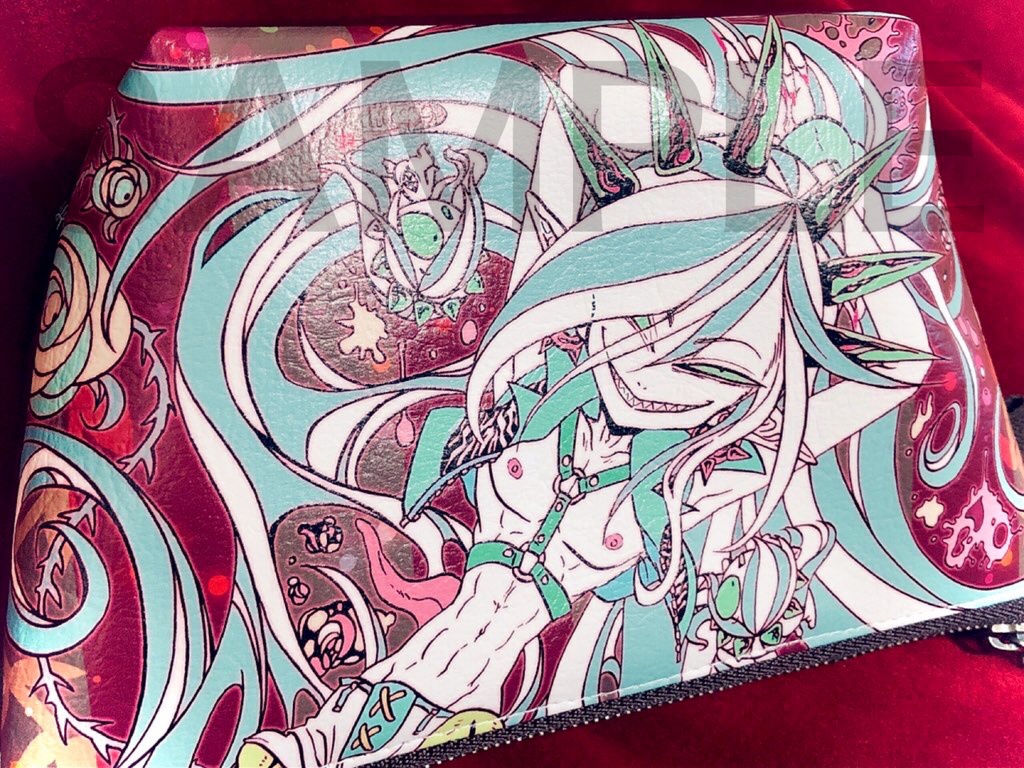 キュパさまの合皮三角ポーチ♡