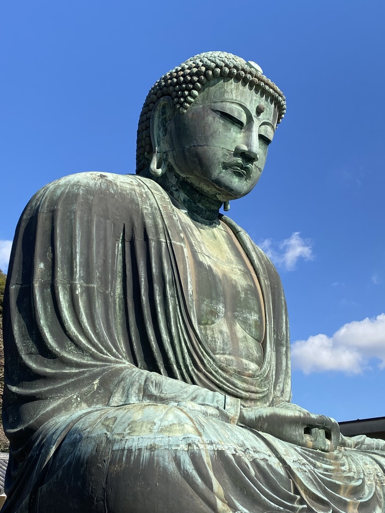 青空と静寂の鎌倉大仏　