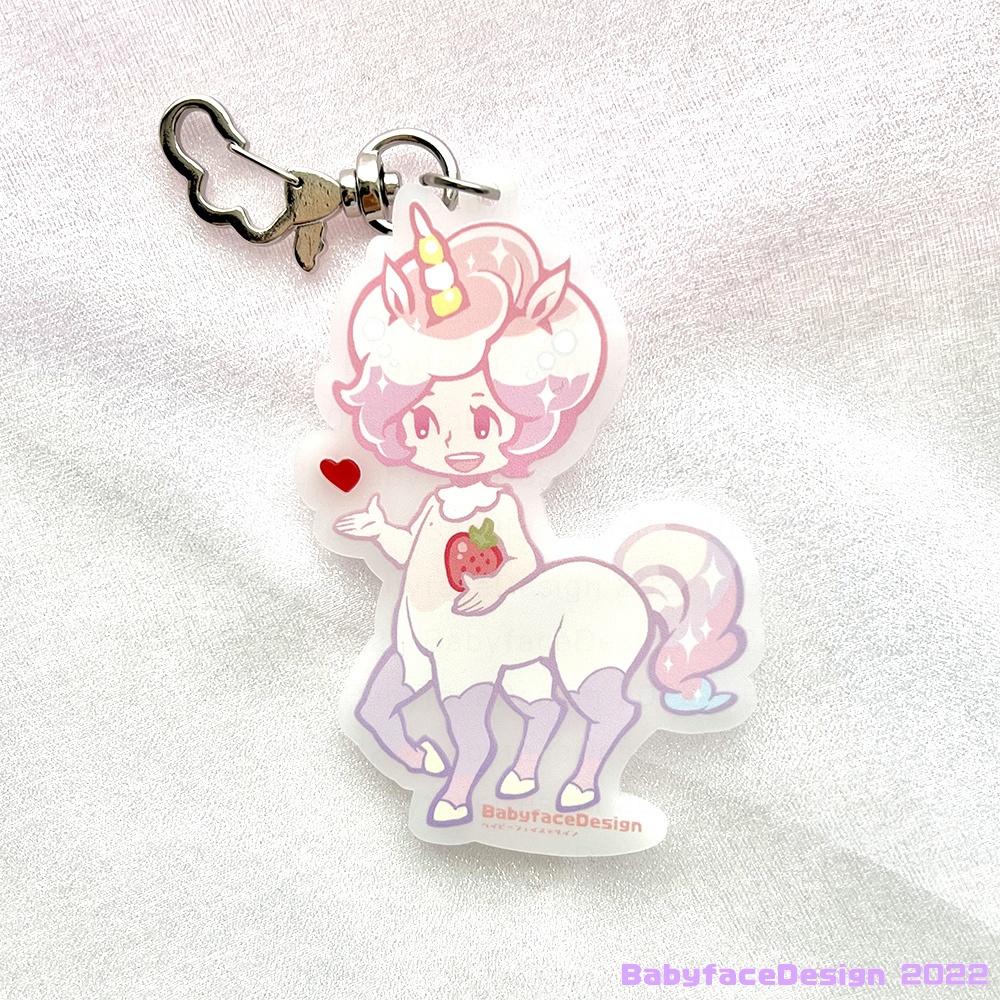 【限定】アクリルキーホルダー「レイニーアウローラ いちごの心臓」 / 【Limited】Acrylic keychain "Rainy Aurora - Red berry Heart"