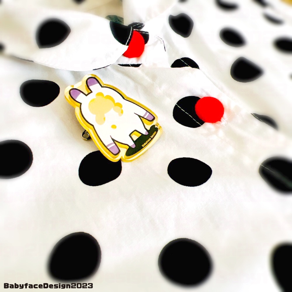 アクリルミラーバッヂ もうひとりのあなた / Acrylic brooch "Looking in the mirror"