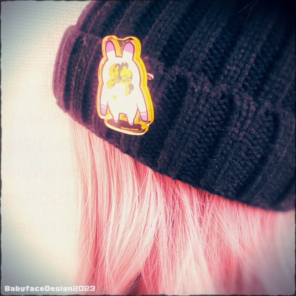 アクリルミラーバッヂ もうひとりのあなた / Acrylic brooch "Looking in the mirror"