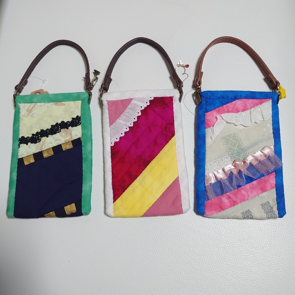 パッチワークスマホポーチ