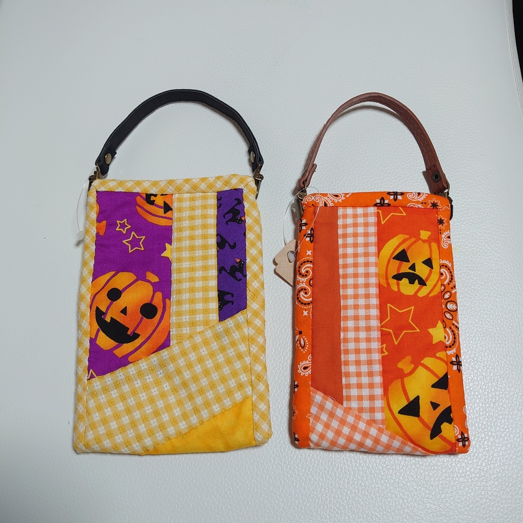 パッチワークハロウィンスマホポーチ