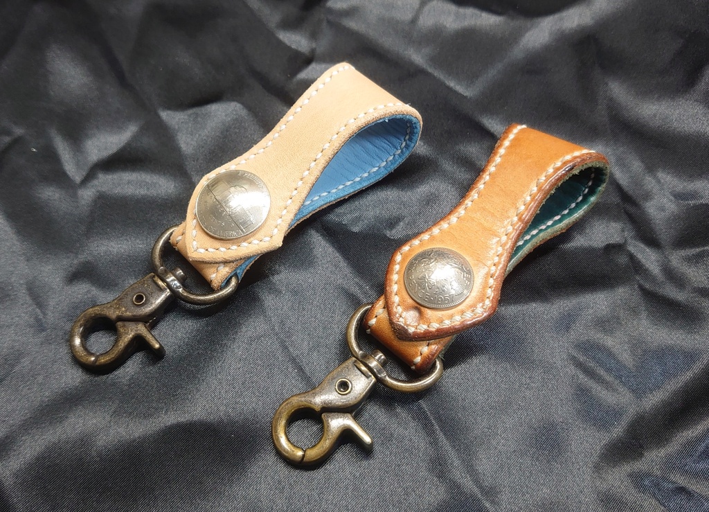 オールドコインコンチョのレザーキーホルダー A