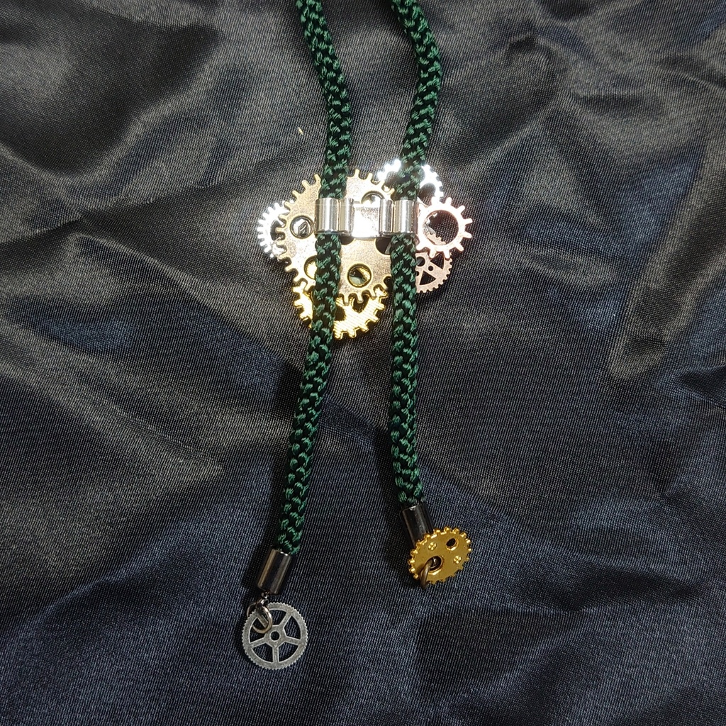 歯車と薔薇と天然石のループタイ A