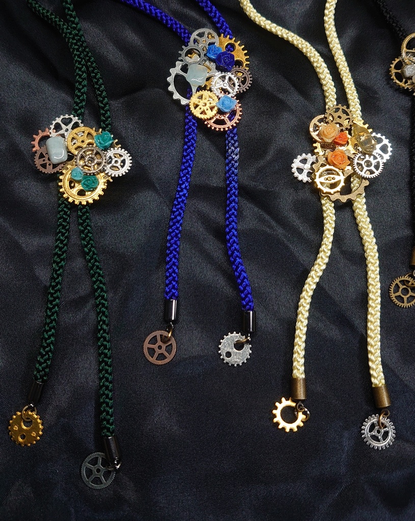 歯車と薔薇と天然石のループタイ A