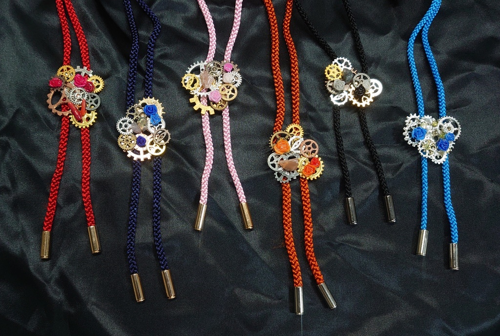 歯車と薔薇と天然石のループタイ B