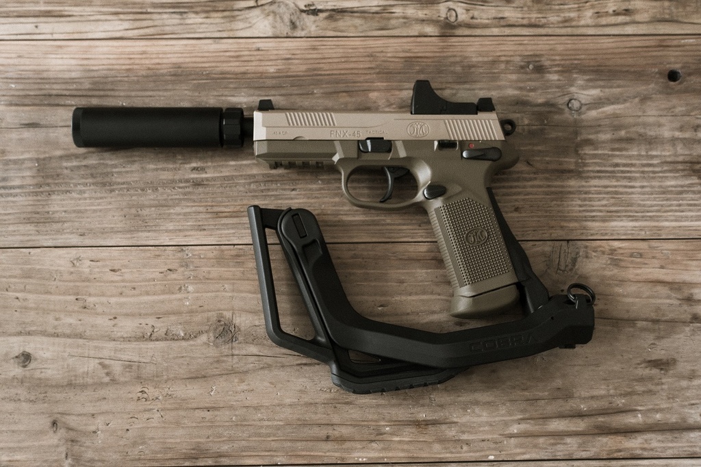FNX-45 x COBRA STOCK用アダプタ