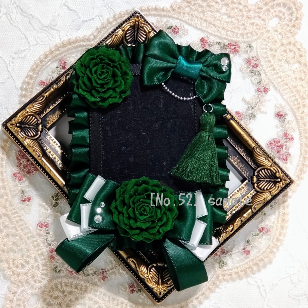 [52]B8　緑薔薇の硬質デコケース(緑)