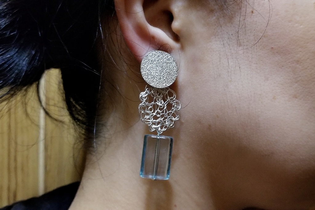 円卓クリスタル イヤーアクセサリー