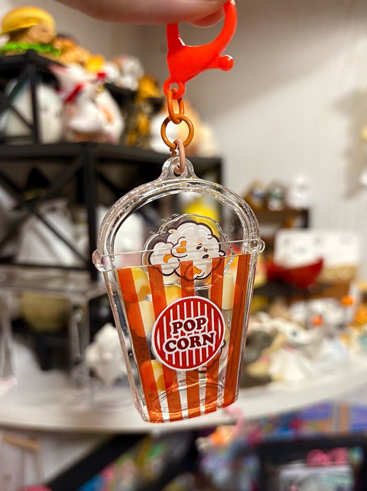 ポメコーンしゃかしゃかアクキー