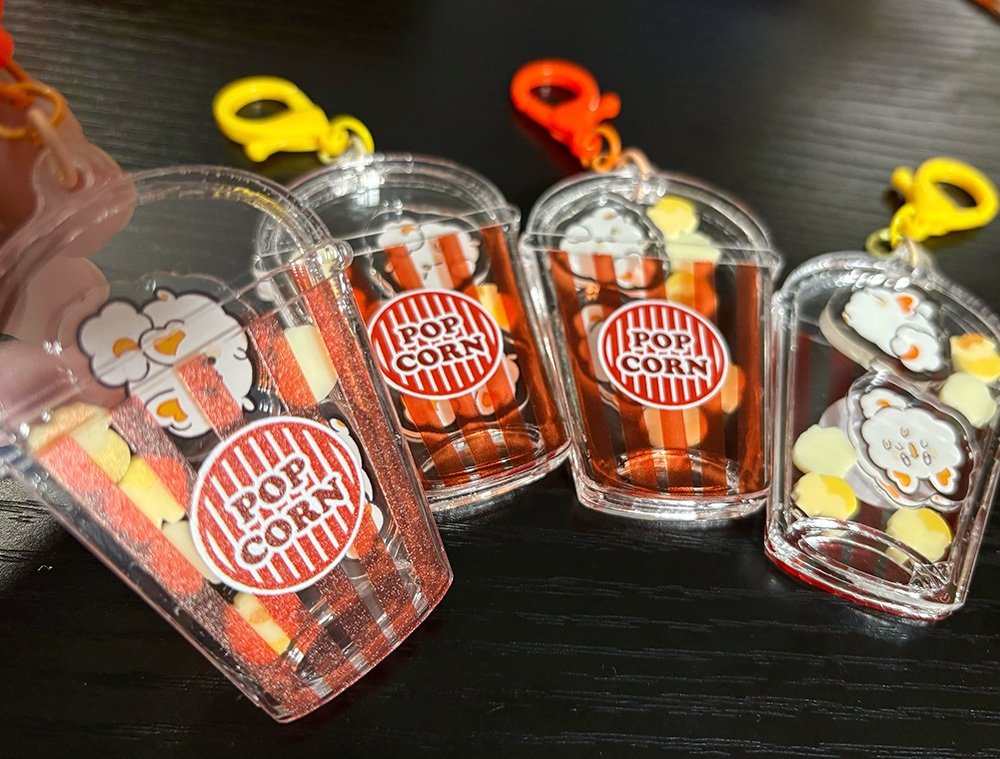 ポメコーンしゃかしゃかアクキー