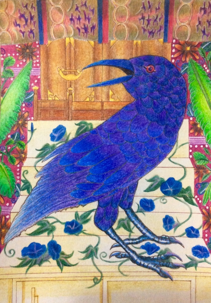 Krähe auf dem Altar