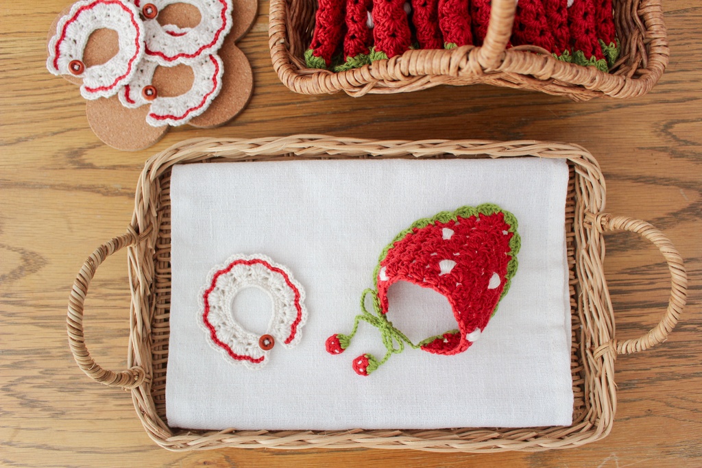 苺のバブーシュカ・つけえり(12cmぬい用)