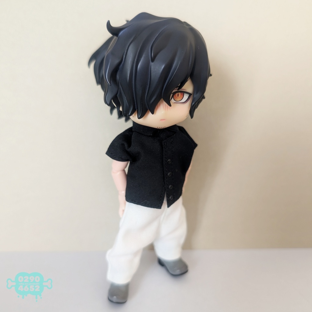 白のサルエルパンツ