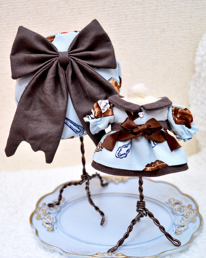 chocolate béret dress