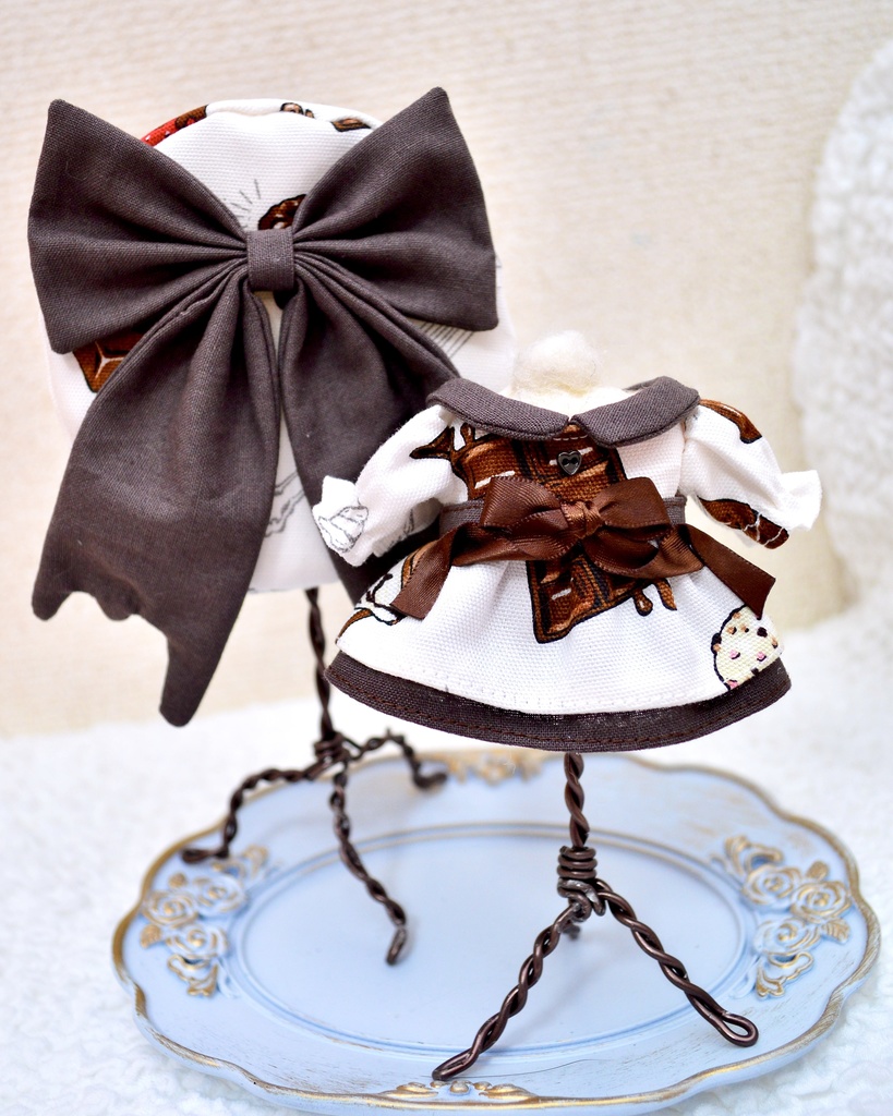 chocolate béret dress