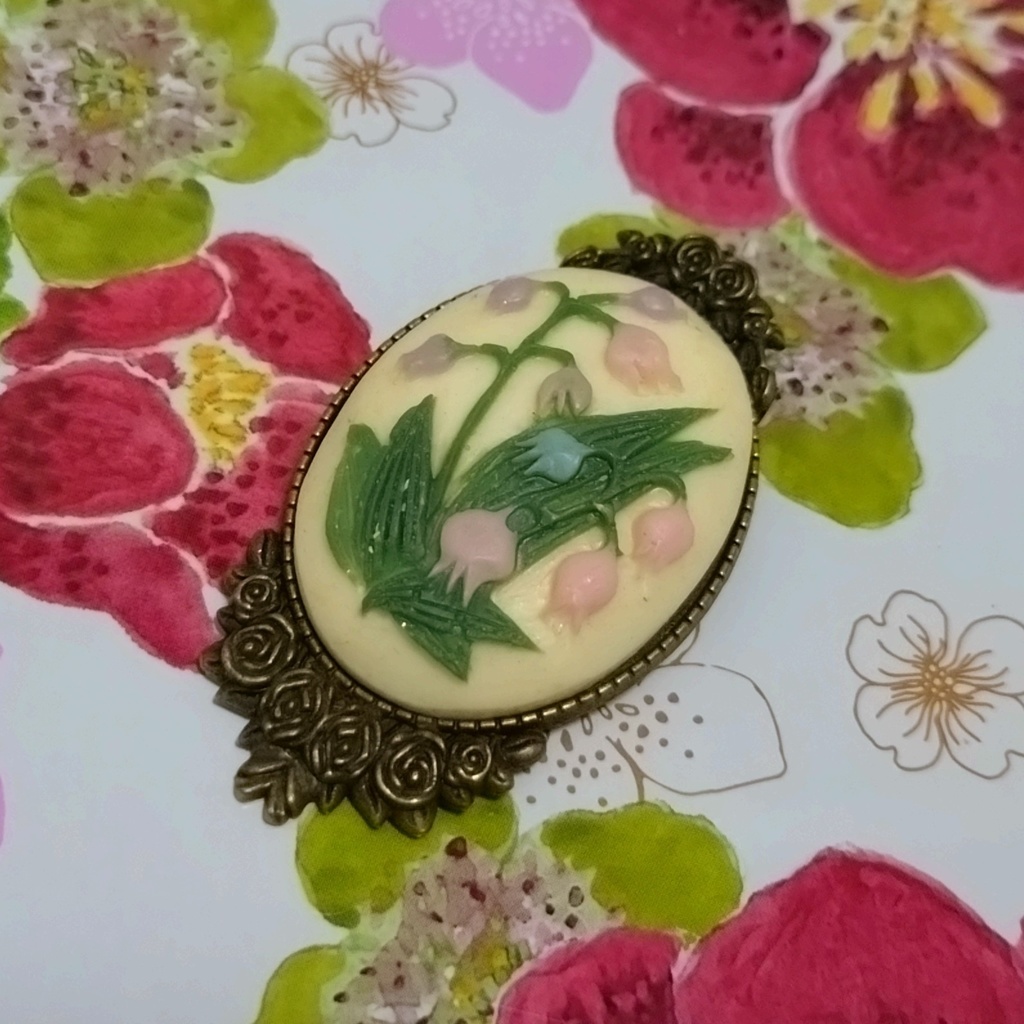 薔薇台座ブローチ(マルチすずらん)